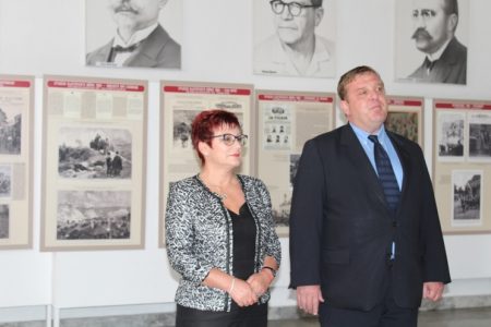 Г-н Красимир Каракачанов – зам.-министър председател на обществения ред и сигурност и министър на отбраната откри изложба на тема ,,Кан Тервел – спасителят на Европа от исляма“ в Тетевен Featured