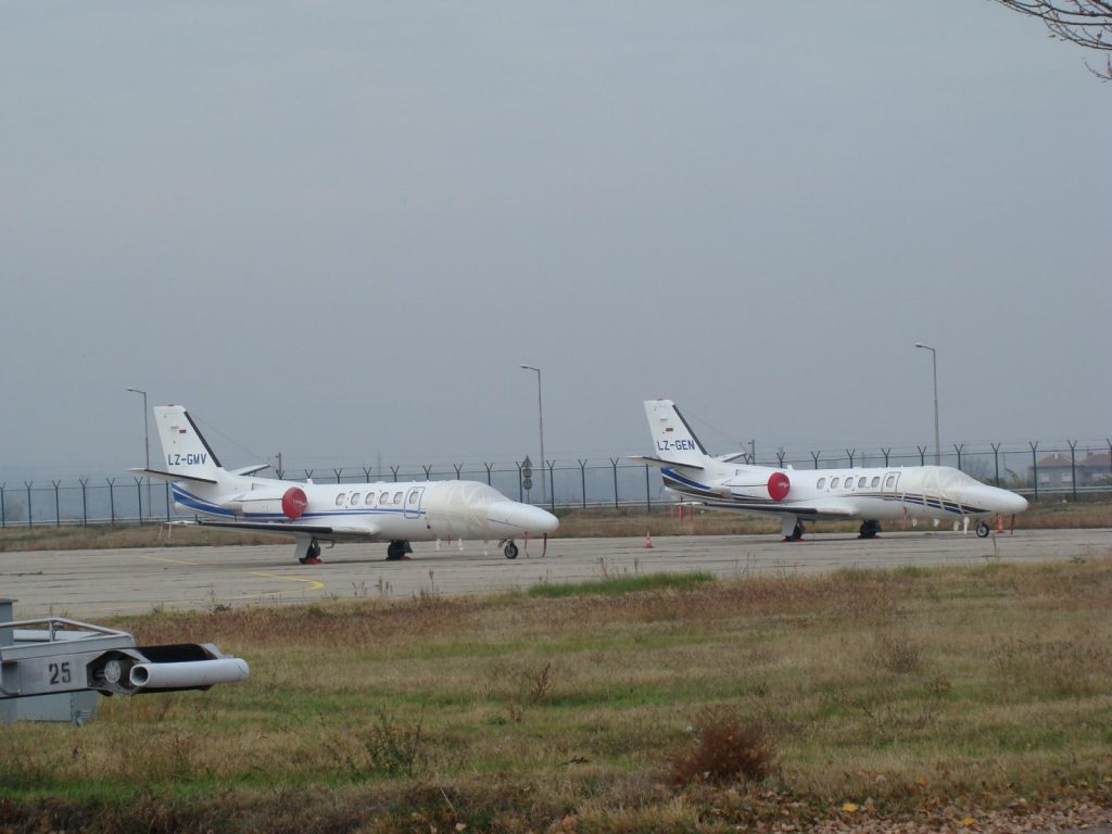 Самолетите закупени от “Елма” АД,град Троян в полза на фирма на Баневи