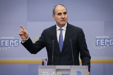 Ето с какъв слоган ГЕРБ атакува Европейския парламент