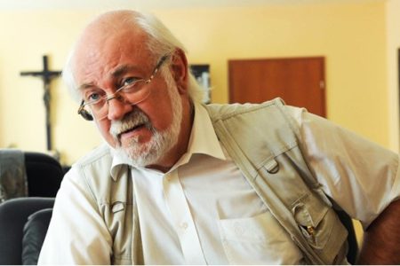 Константин Тренчев попиля приватизатора Борис Бояджиев и схемите му за бандитска приватизация … Бояджиев се срамува, че е приватизатор и има защо, обра ни, измами ни, бандитската приватизация е факт ….
