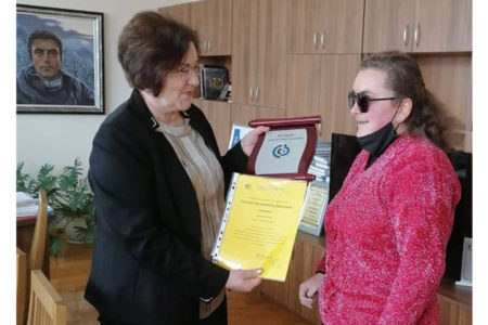Кметът на Троян с отличие от Съюза на слепите в България