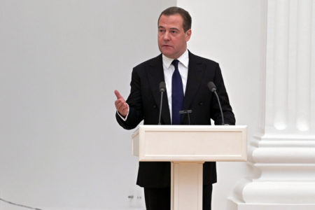 Медведев: Добре дошли в един нов свят, в който европейците ще плащат 2000 евро за куб. м газ
