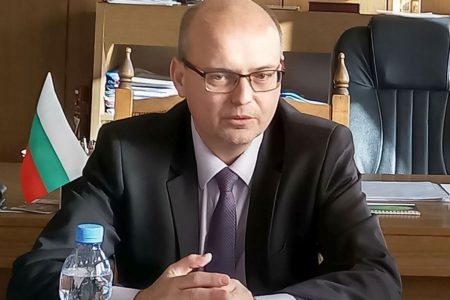 Виктор Стойчев настоя Инспекцията за държавен технически надзор да спре инсталацията в „Мелта 90“ с МВР